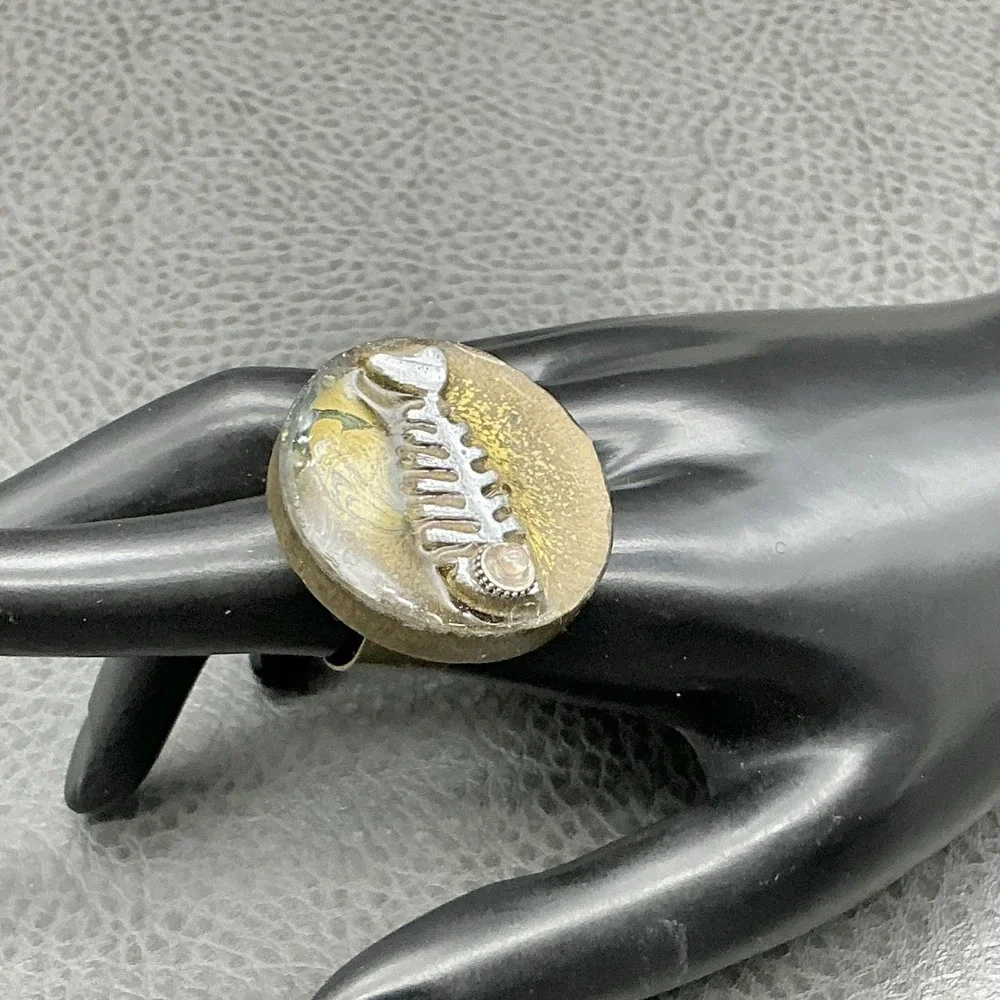 Ring Size 7 Gold Tone Pink Crystal Cocktail Boho Fish Bone Womens Fashion